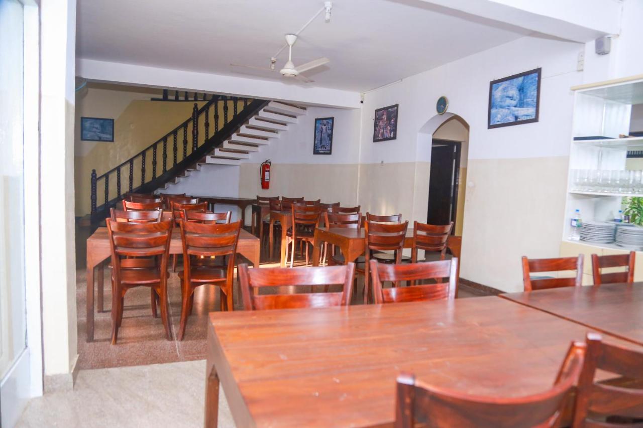 Milano Tourist Rest Hotel Anuradhapura Eksteriør billede