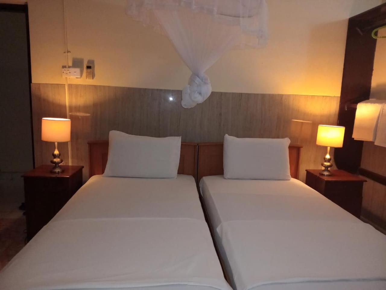 Milano Tourist Rest Hotel Anuradhapura Eksteriør billede