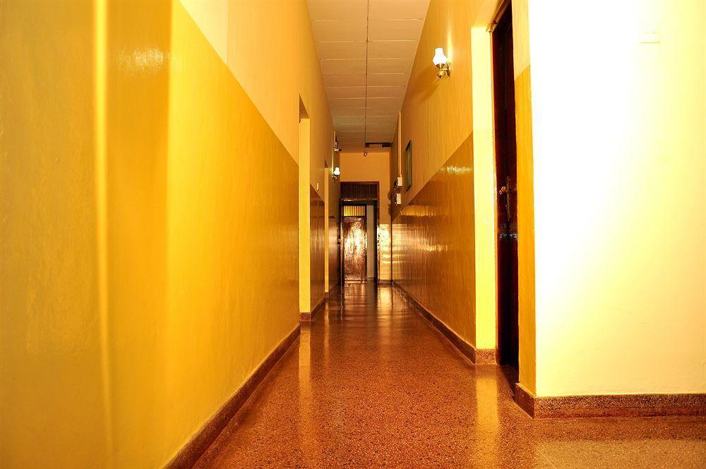 Milano Tourist Rest Hotel Anuradhapura Eksteriør billede