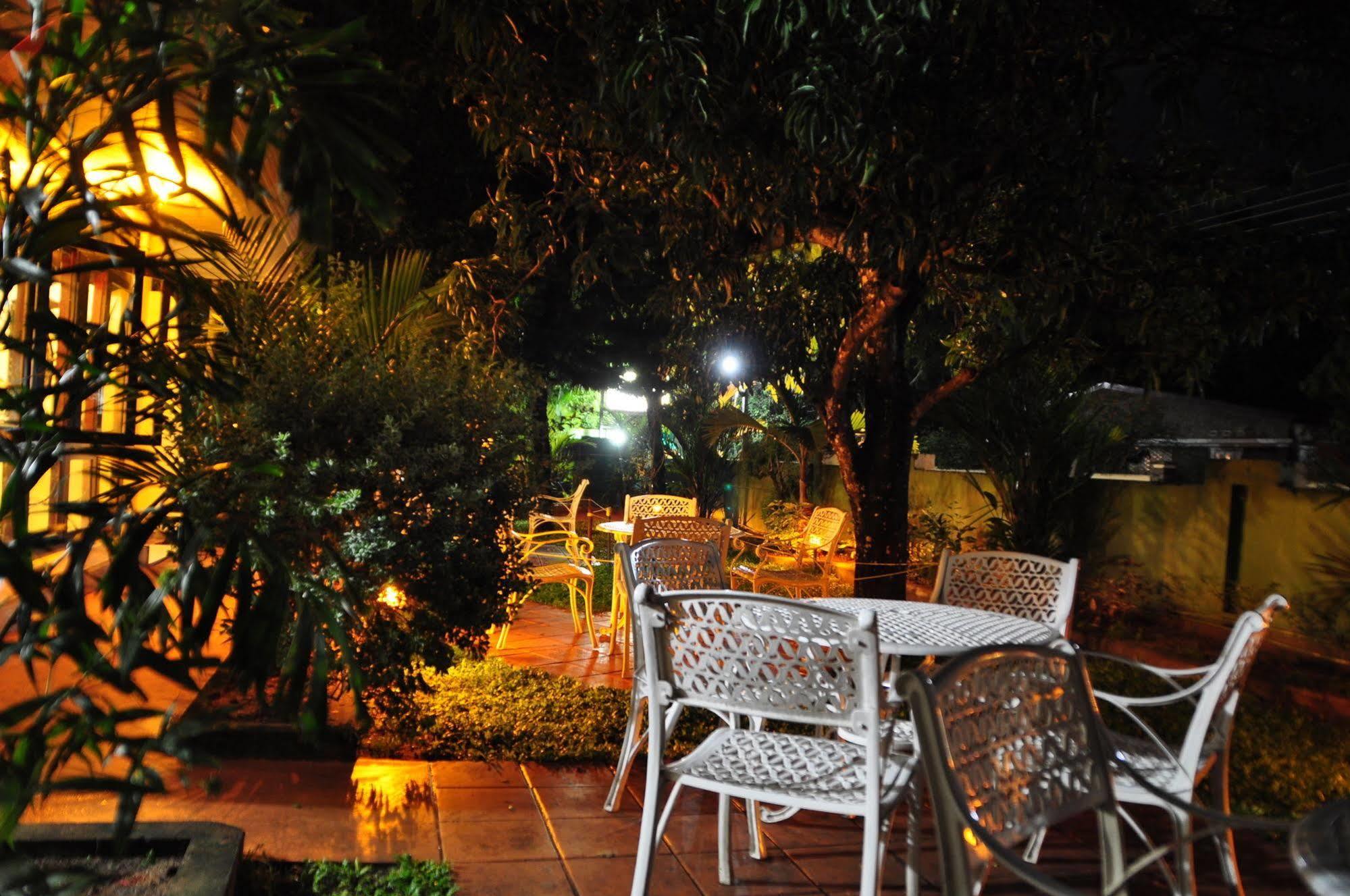 Milano Tourist Rest Hotel Anuradhapura Eksteriør billede