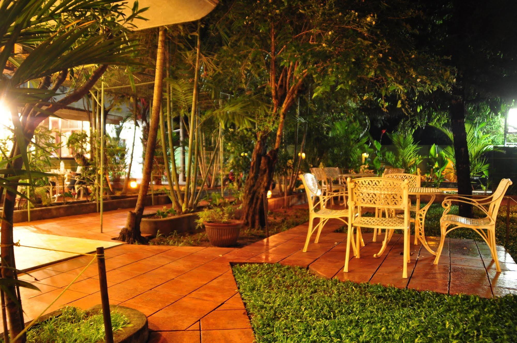 Milano Tourist Rest Hotel Anuradhapura Eksteriør billede
