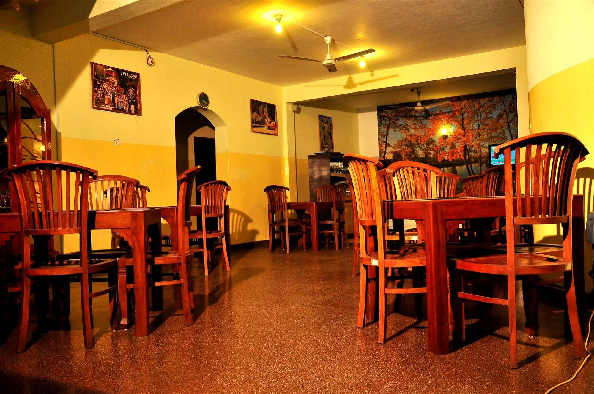 Milano Tourist Rest Hotel Anuradhapura Eksteriør billede