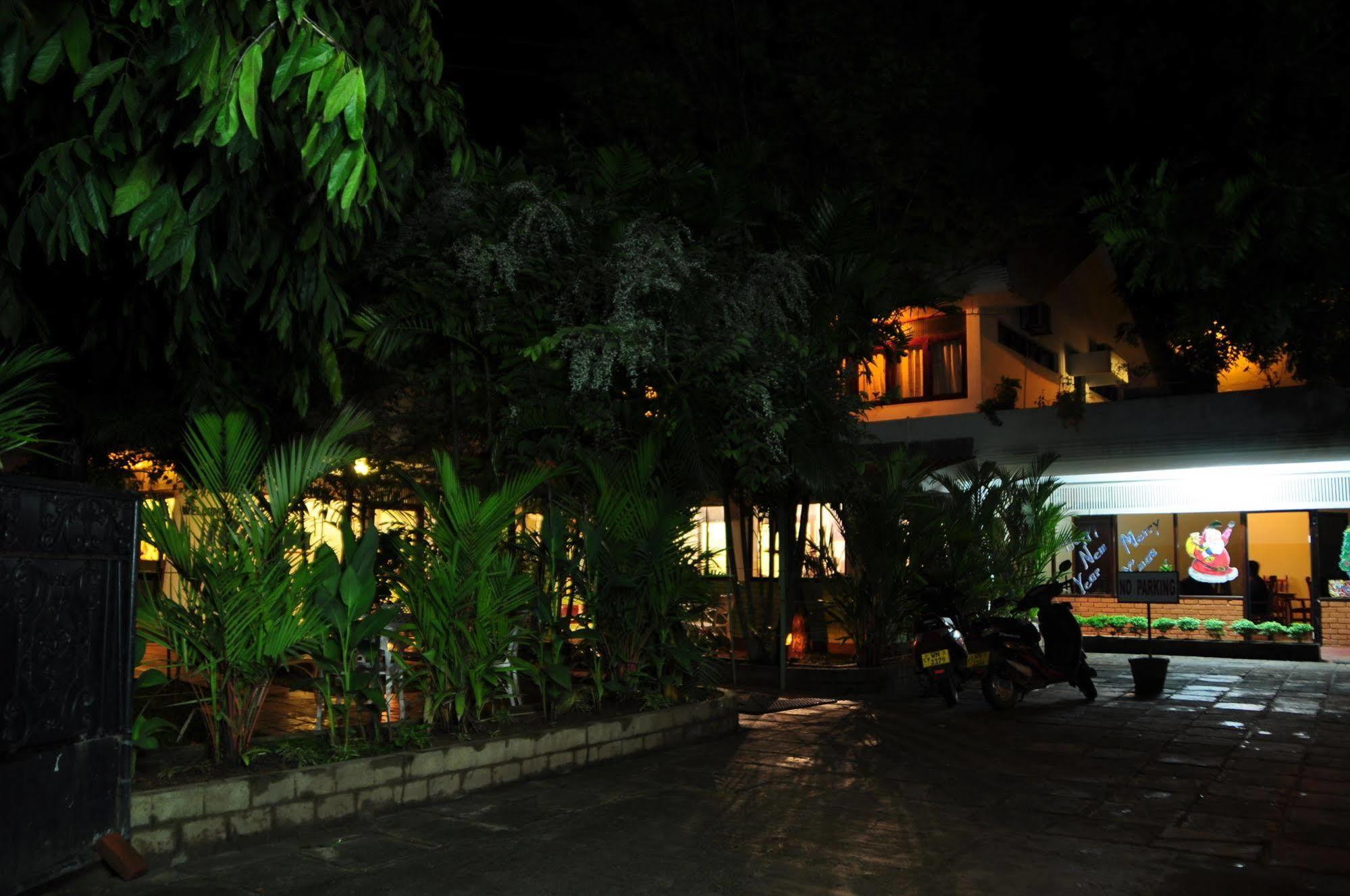 Milano Tourist Rest Hotel Anuradhapura Eksteriør billede