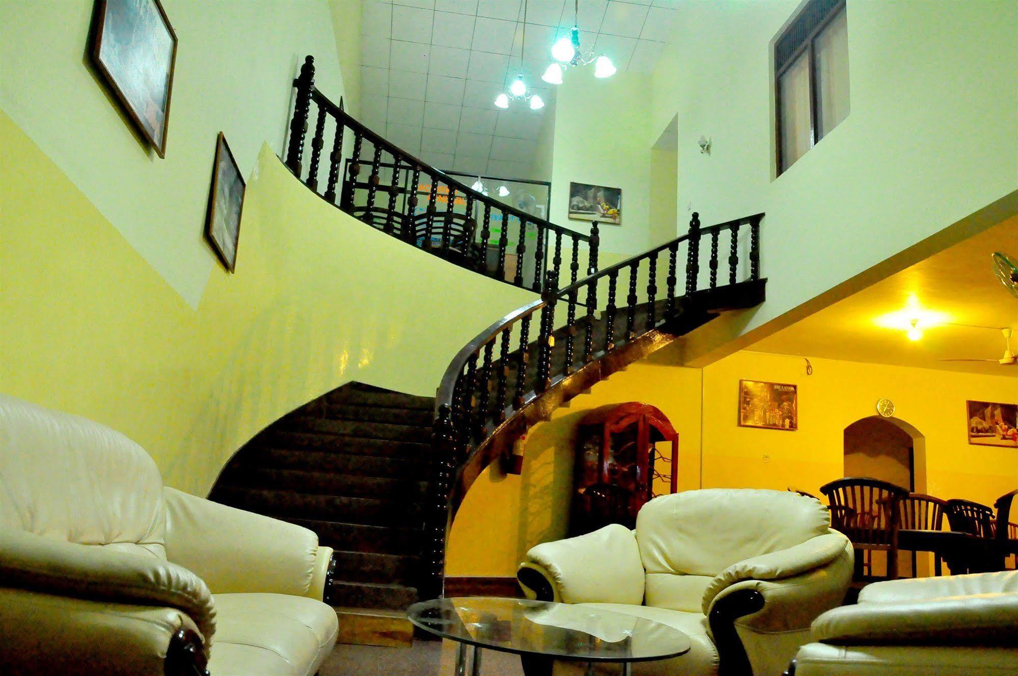 Milano Tourist Rest Hotel Anuradhapura Eksteriør billede