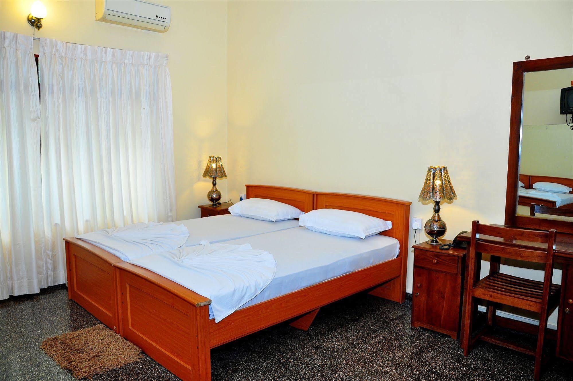 Milano Tourist Rest Hotel Anuradhapura Eksteriør billede