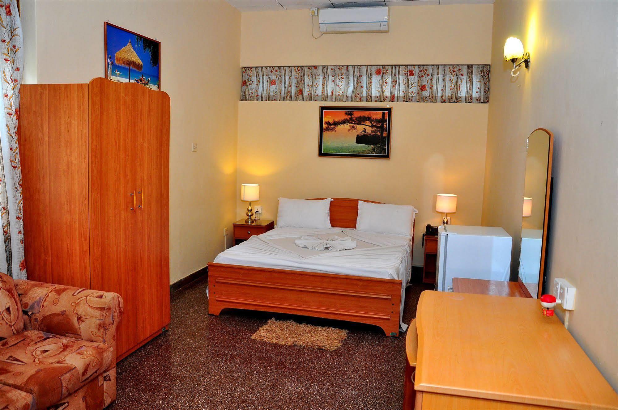 Milano Tourist Rest Hotel Anuradhapura Eksteriør billede